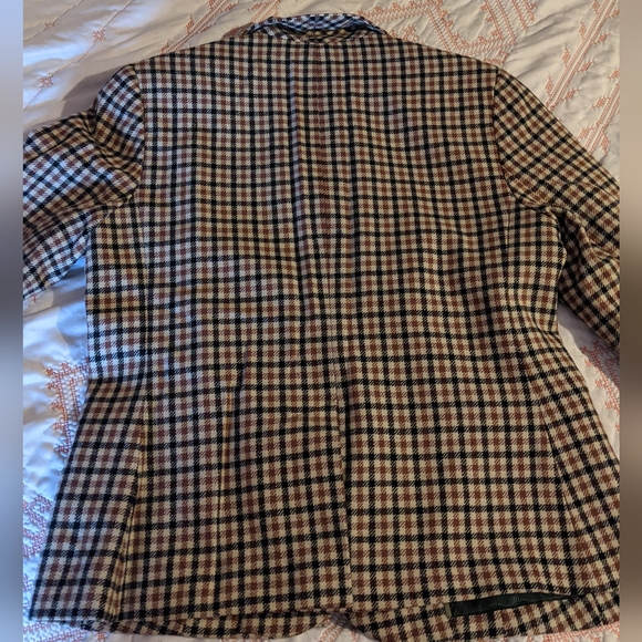 Women's Jacket - Picture 3 of 6